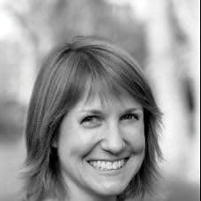 Photo of Erin Hunter