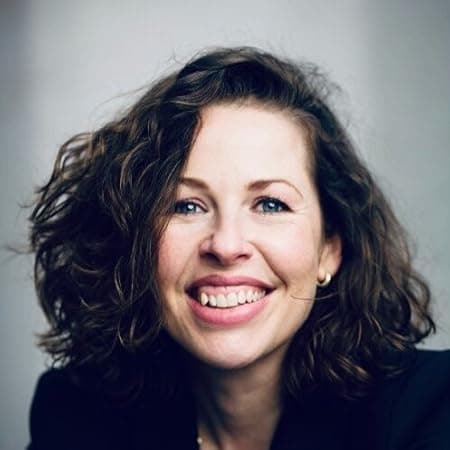 Photo of Corrinne Averiss