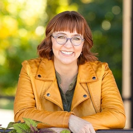 Photo of Shannon Hale