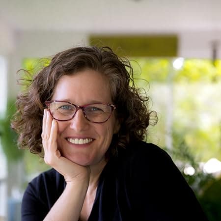 Photo of Loree Griffin Burns