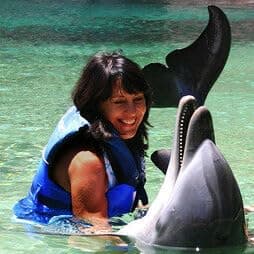 Photo of Ellie Crowe