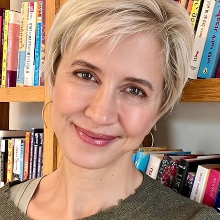 Photo of Lauren Myracle