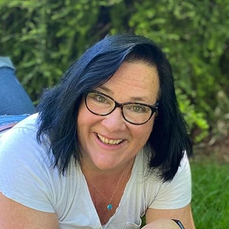 Photo of Lynn Brunelle