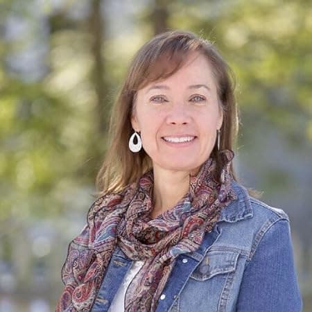 Photo of Suzanne Slade