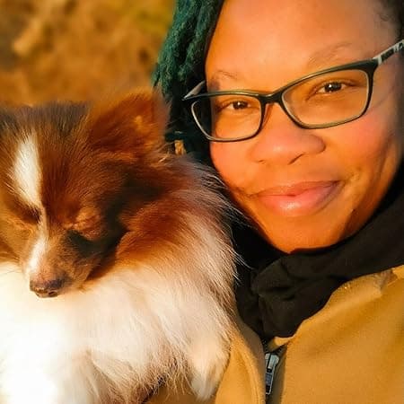 Photo of Stephanie Seales